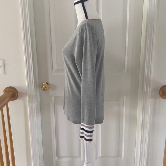 05:11 -  Tommy Hilfiger Cotton Stripe Cuff top - Picture 4 of 7